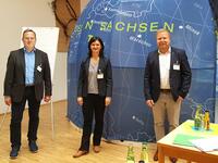 Bild vergrößern: Im Bild: Uwe Hergert, Energiebeauftragter; Dr. Cindy Sturm, Referentin SMEKUL; Bürgermeister Marco Siegemund, Falkenstein